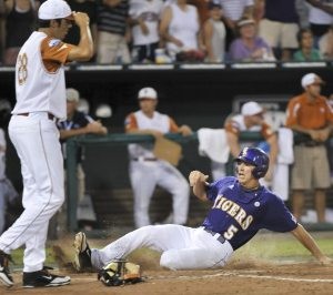 Mahtook single in 11th gives LSU 7-6 CWS win 