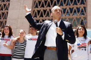 Arizona pushes Congress into immigration minefield 