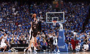 Iguodala's jumper helps Sixers stun Magic 
