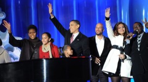 Obama family lights national Christmas tree 