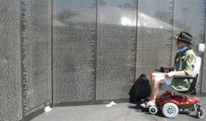 Phoenix hosts replica of Vietnam vets wall 