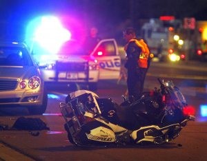Motorcycle officer injured in Chandler crash 