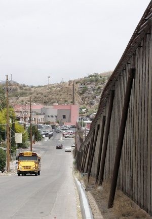 Violence across border frightens Nogales residents 