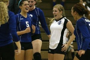 Pearson, Wall lead Wolves to sweep of Tigers 