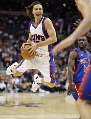 Stoudemire, Nash lead Suns past Pistons, 117-91 