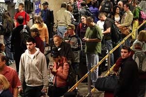 Long lines as holiday travel peaks at Sky Harbor 