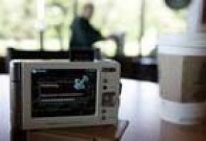 Kodak ships computer-free wireless camera 