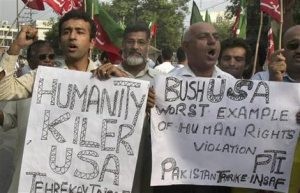 Pakistan pursues diplomacy with US on border raids 