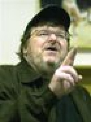 Filmmaker Moore rallies against Bush in Phoenix 
