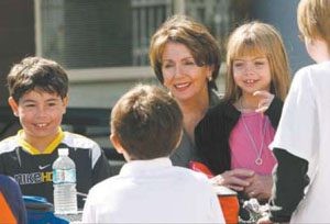 Pelosi lunches with Scottsdale grandkids 