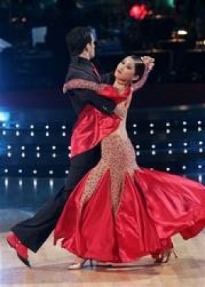 Can a woman win 'Dancing With the Stars' crown? 