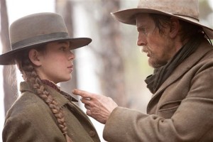 Hailee Steinfeld, Barry Pepper 