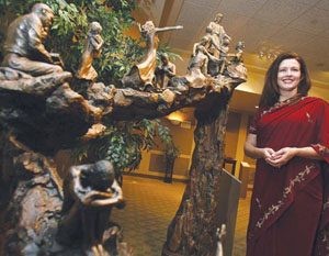 Artist transforms singing career into sculptures of Christ 