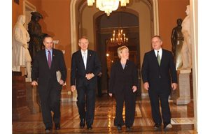 Senate Democrats decide on party leaders 
