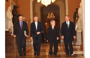 Senate Democrats decide on party leaders 