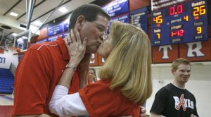 Mountain View basketball earns 700th win for coach 