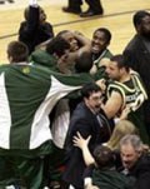 George Mason stuns UConn, off to Final Four 