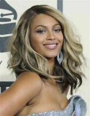 Beyonce's dad weighs in on 'queen' flap 