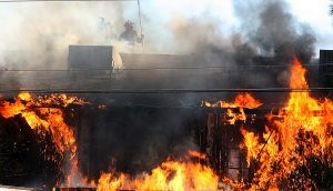 Fire decimates apartments in Mesa 