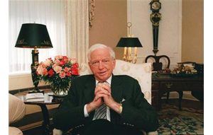 Author Sidney Sheldon dies at 89 