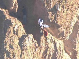 Hiker falls, dies after being attacked by bees on Camelback Mountain