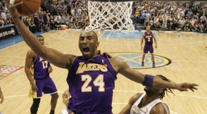 Ariza, Kobe lead Lakers past Nuggets 