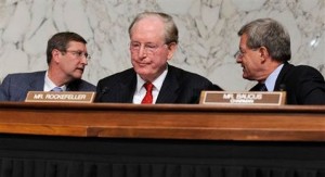Panel rejects public health insurance option 