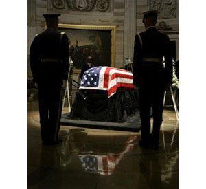 Americans pay respects to Ford in D.C. 