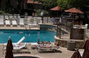 Hotels hawk hot deals 
