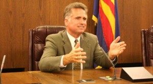 Huppenthal acquitted in sign theft, tampering 