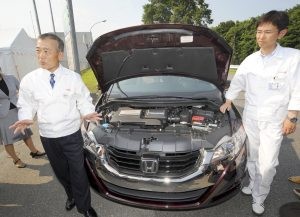 Honda shows zero-emission car 