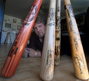 Autograph chase in full swing for collectors 