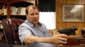 Pastor welcomes guns, their owners to church 