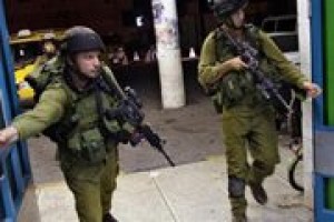 Israeli aircraft strike Palestinian gunmen 