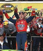 Jeff Gordon wins his third Daytona 500 