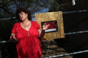 Scottsdale may seize easement behind houses 