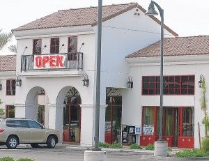 Upscale Chandler plaza struggling for tenants 
