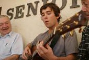 Scottsdale guitarist rebounds from illness 