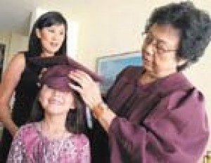 Scottsdale grandmother gets college degree 