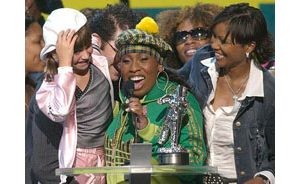 Madonna upstages everyone at MTV Awards 