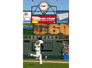 Bonds ties Willie Mays with 660th home run 