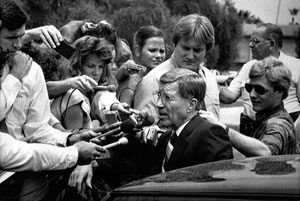 Former Gov. Evan Mecham dies at age 83 
