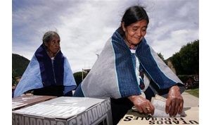 Polls show Mexican race too close to call 