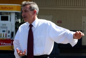 Schweikert challenges Mitchell on energy policy 
