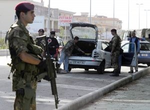 Italy fights mob terror near Naples 