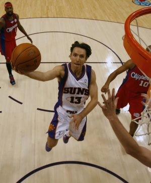 Suns celebrate holiday with rout of Clippers 