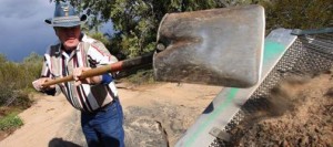 Nature, high gold prices drive hobby prospectors 