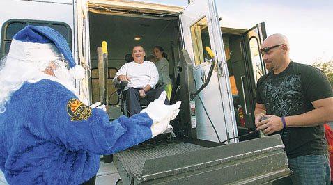 Santa comes early for Mesa officer with ALS 