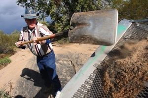 Nature, high gold prices drive hobby prospectors 