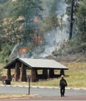 Wildfire rattles northern Arizona tourism 